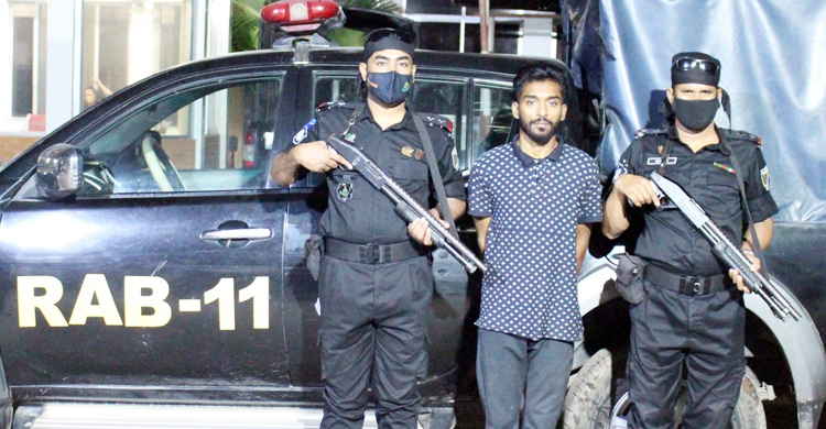 নারীর অশ্লীল ভিডিও ফেসবুকে ছাড়ার হুমকি, যুবক গ্রেফতার