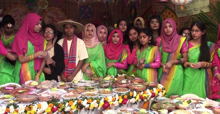 বর্ষবরণে নরসিংদীতে পিঠা উৎসব