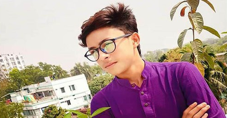 নৌকা ভ্রমণে গিয়ে প্রাণ গেল স্কুলছাত্রের