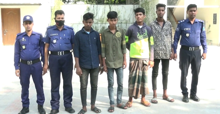 পায়ের সামনে থুতু ফেলার জেরে কিশোরকে হত্যা, গ্রেফতার ৪