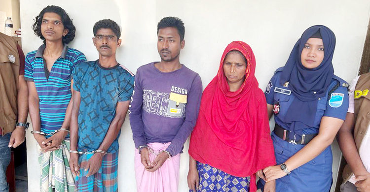 চালককে হত্যা করে অটোরিকশা ছিনতাই, নারীসহ গ্রেফতার ৪