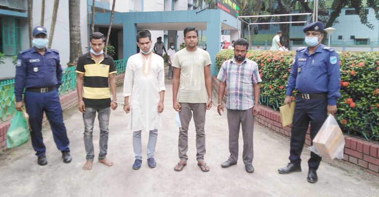 নরসিংদীতে ২৭ হাজার ইয়াবাসহ ৪ জন আটক