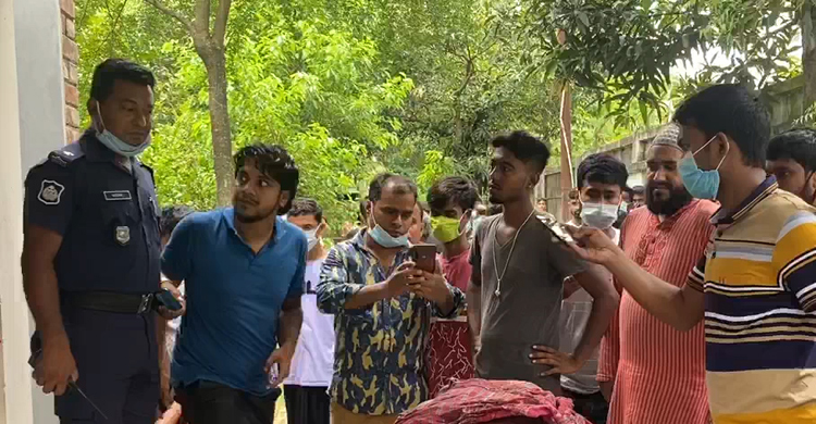 তুচ্ছ ঘটনায় ব্যবসায়ীকে ছুরিকাঘাতে হত্যা