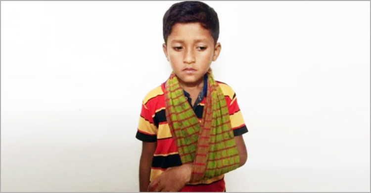 বেদম মারপিটের পর শিশুকে আটকে রাখলেন দুই মাদরাসা শিক্ষক
