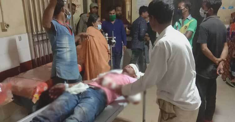 নাসিরনগরে ট্রাকচাপায় সিএনজির ৬ যাত্রী আহত, আশঙ্কাজনক ১