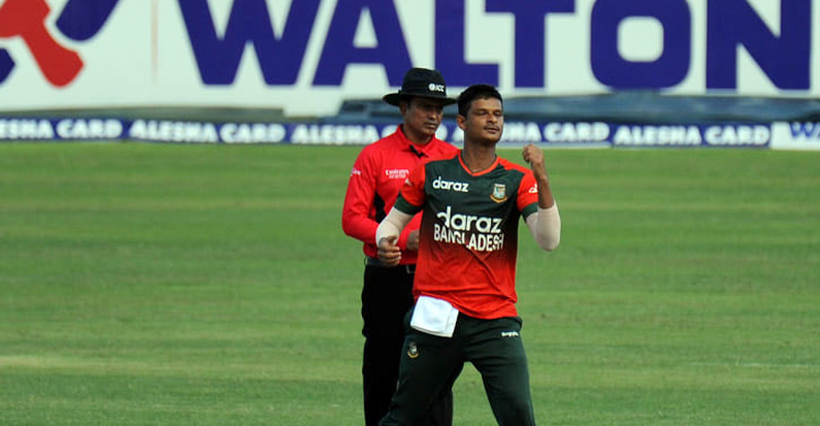 চতুর্থ বলেই উইকেট নাসুমের