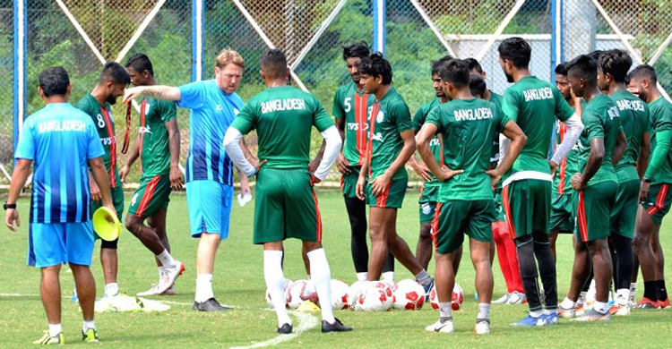 বেতনভুক্ত ম্যানেজার পাচ্ছে জাতীয় ফুটবল দল!