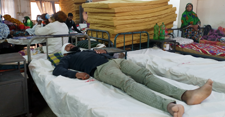 নাটোরে প্রতিপক্ষের হামলায় আওয়ামী লীগের ৫ নেতাকর্মী আহত