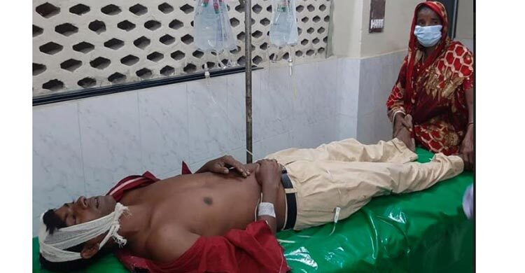 নাটোরে বরযাত্রীর গাড়িতে হামলা : আহত ৫