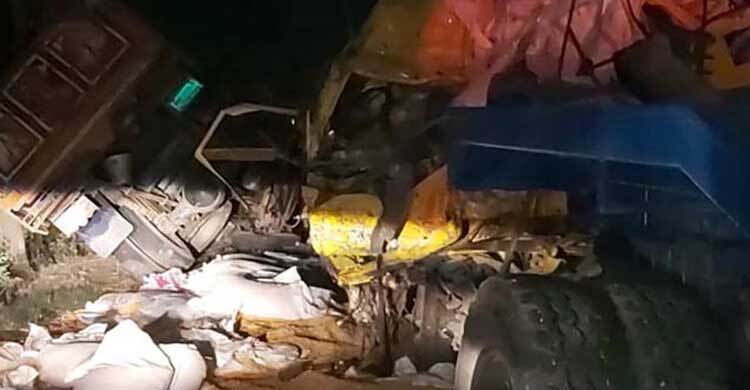 বড়াইগ্রামে দুই ট্রাকের মুখোমুখি সংঘর্ষে চালক নিহত