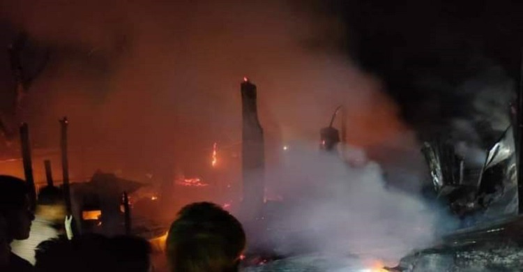 আগুনে স্ত্রী-সন্তান হারানো অলি বকসের আর্তনাদ কাঁদিয়েছে সবাইকে