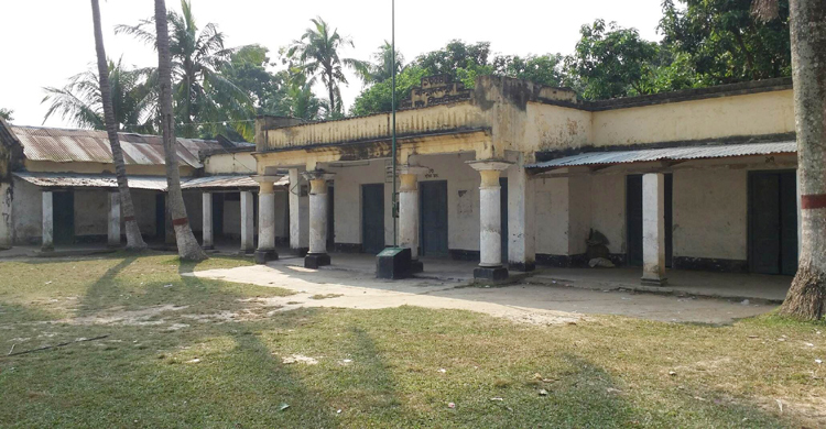 বার্ষিক পরীক্ষা বন্ধ রেখে আ.লীগের সম্মেলনে গেলেন শিক্ষকরা