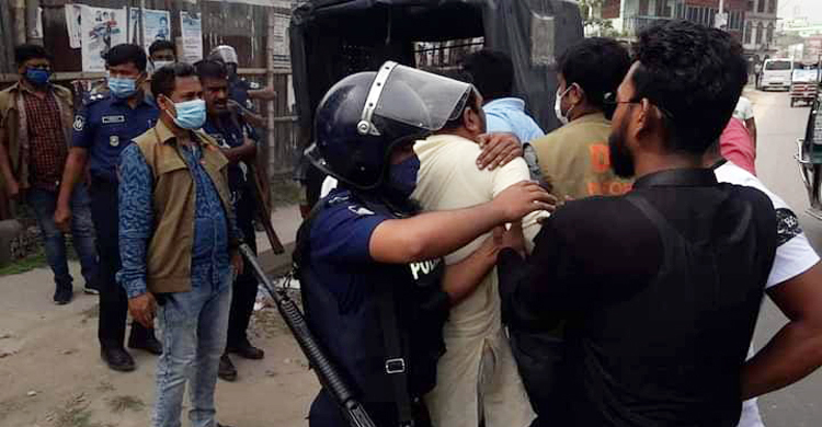 নাটোরে পুলিশি বাধায় বিএনপির সমাবেশ পণ্ড