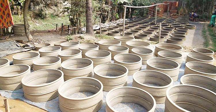 সুদিন হারিয়েছে ঐতিহ্যের মৃৎশিল্প