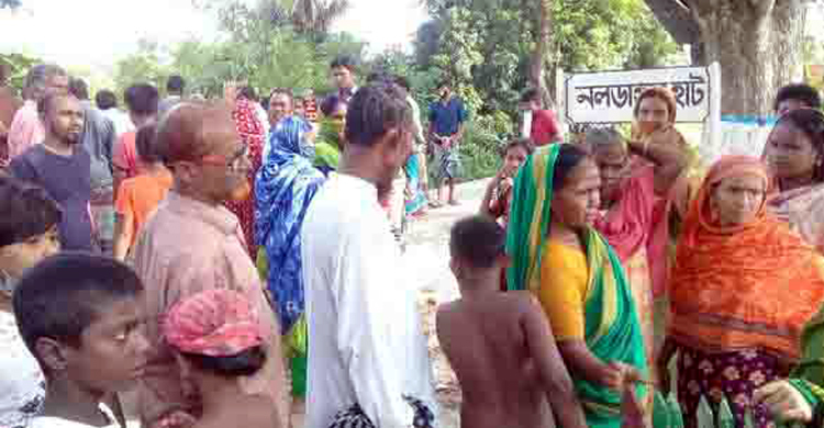 সকাল থেকে ট্রেনের অপেক্ষায় ছিলেন প্রবাসীর স্ত্রী