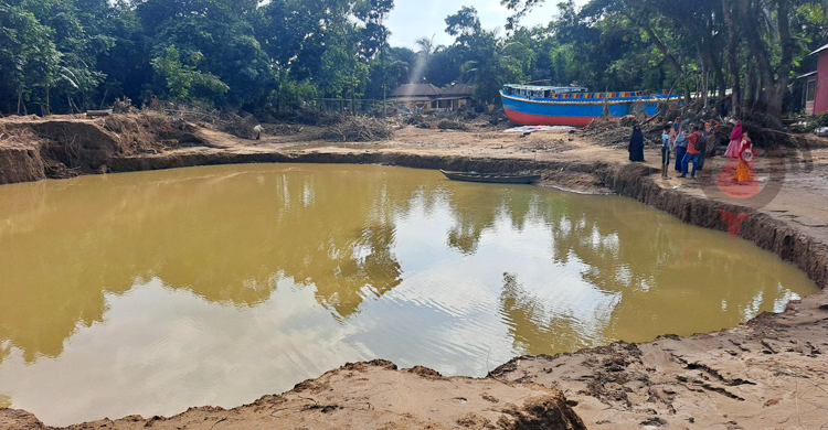 পরিশ্রমে গড়া ঘরবাড়ি এখন শুধুই স্মৃতি