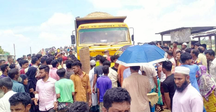 পূর্বধলায় ট্রাকচাপায় দুই মোটরসাইকেল আরোহী নিহত