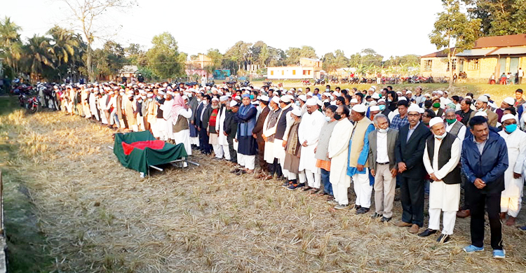 নারীনেত্রী আয়েশা খানমের দাফন সম্পন্ন