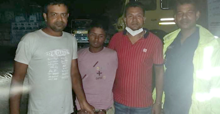 নেত্রকোনায় হাতকড়াসহ পালিয়ে যাওয়া সেই আসামি গ্রেফতার