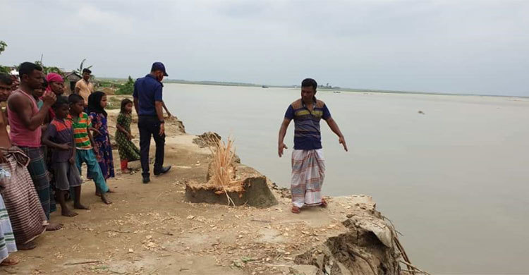 খালিয়াজুরীতে ধনু নদীর ভাঙনে ৫৫টি পরিবার বিলীন