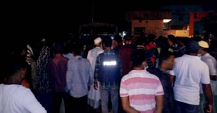 মদনে শ্রমিক নেতাকে কুপিয়ে জখম, পুলিশ মোতায়েন