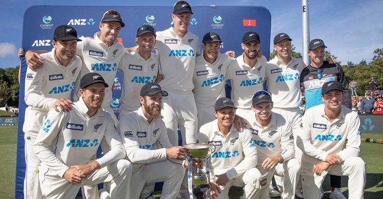 NZ thrash Pakistan to top Test rankings