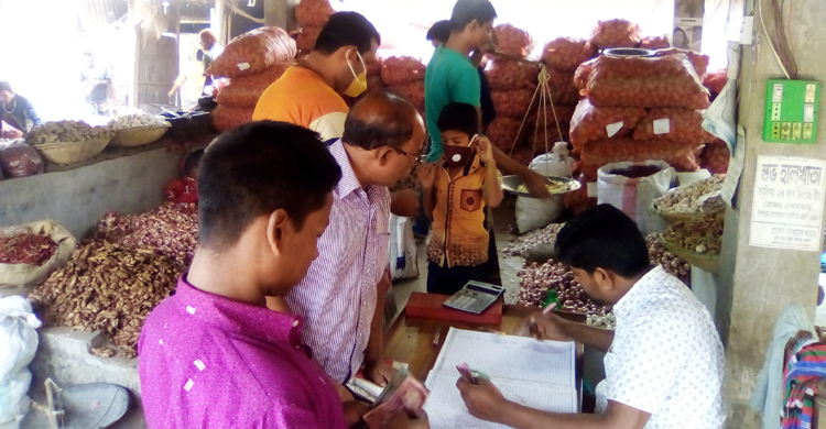 হু হু করে বাড়ছে নিত্য পণ্যের দাম