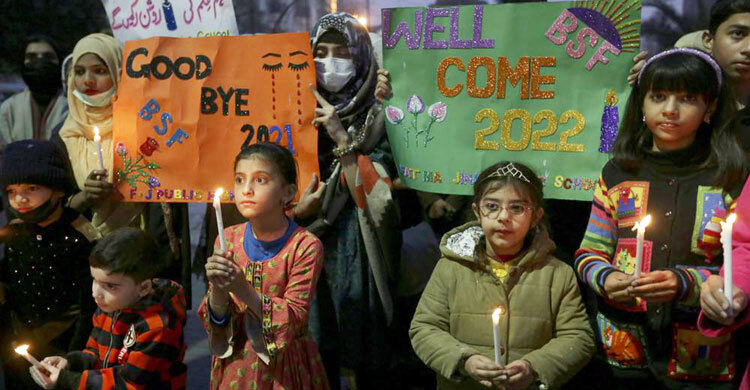 Omicron’s New Year’s cocktail: Sorrow, fear, hope for 2022