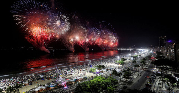 World welcomes 2023 and leaves a stormy year behind