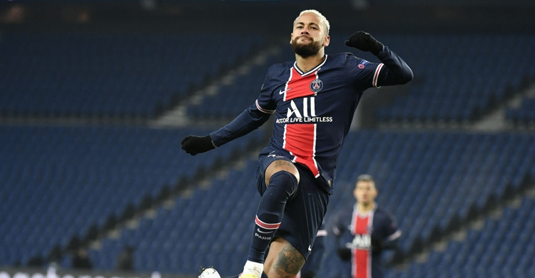 মেসি-রোনালদোর কথা ভুলে যান, ‘বিশ্বসেরা’ হওয়ার পথে নেইমার