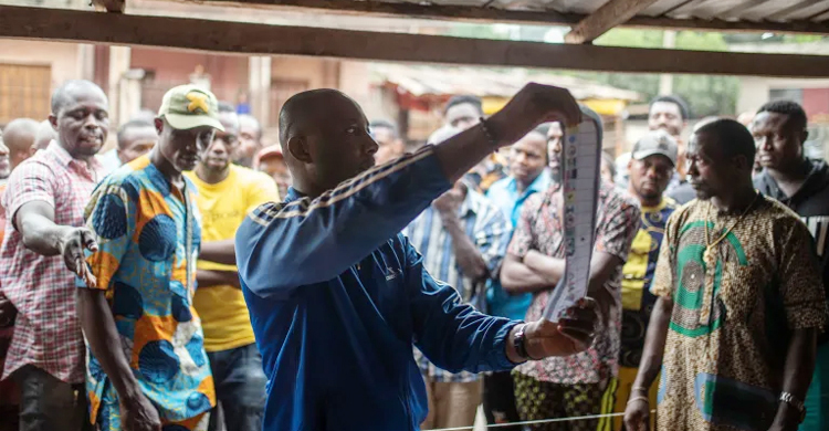 নাইজেরিয়ায় ভোটগ্রহণ শেষে চলছে গণনা