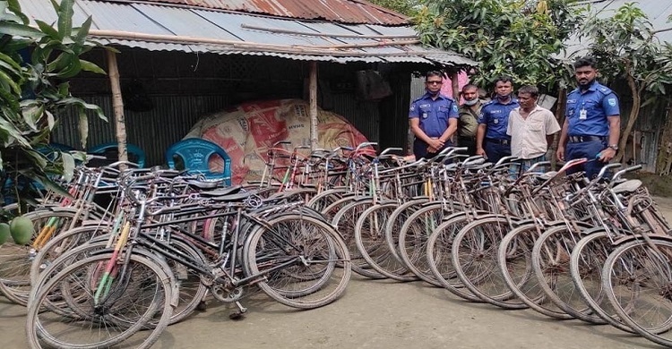 পেশা তার বাইসাইকেল চুরি!