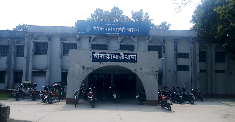 মাইক্রোবাসে এক লাখ ইয়াবা, চালক আটক