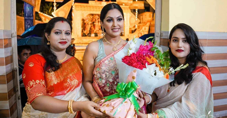 নরসিংদীর শীতলাবাড়ি দুর্গামণ্ডপে নিপুণ