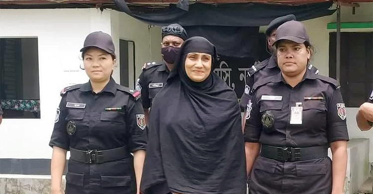 রেলস্টেশনে তরুণীকে হেনস্তা, শিলার জামিন চেম্বারে স্থগিত