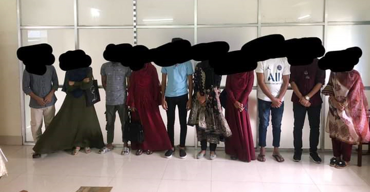 নোয়াখালী পৌর পার্ক থেকে ১০ কিশোর-কিশোরী আটক