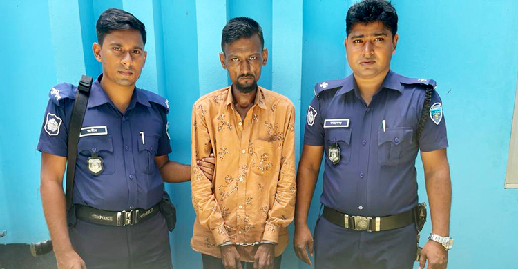 নোয়াখালীতে চার হত্যা মামলার আসামি অস্ত্রসহ গ্রেফতার