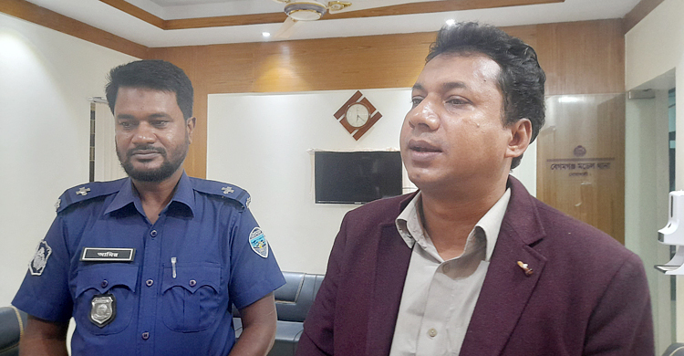 দেড় বছরের সাজা এড়াতে ৭ বছর বিদেশে