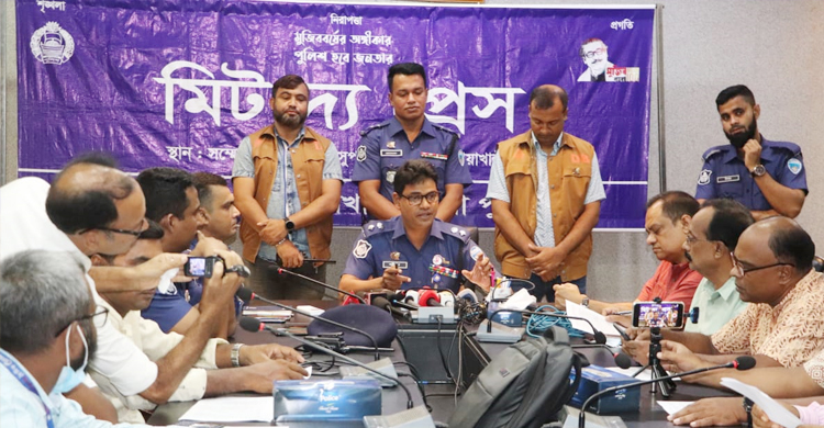 চুরির টাকার একাংশ মসজিদে দান, মামলা চালাতে রাখা হয় আরেক অংশ!