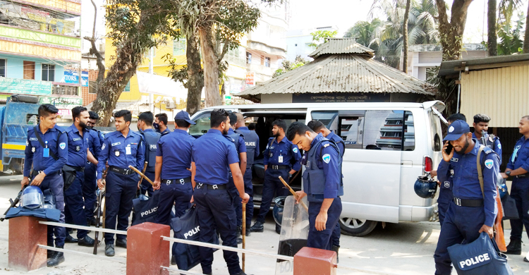 কোম্পানীগঞ্জে অতিরিক্ত তিনশ পুলিশ মোতায়েন