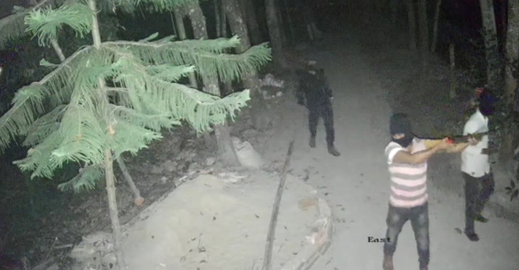 কোম্পানীগঞ্জ আ’লীগ সভাপতির বাড়িতে ককটেল বিস্ফোরণ-ভাঙচুর