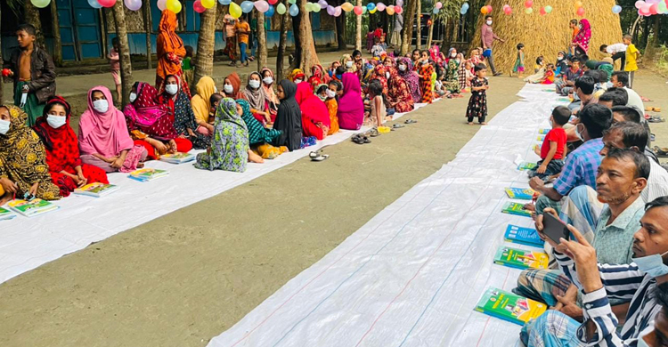 স্বাক্ষর শিখতে পাঠশালায় প্রবীণরা