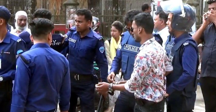 নোয়াখালীতে পুলিশের সঙ্গে বিএনপির সংঘর্ষ