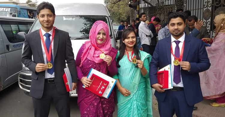 প্রধানমন্ত্রী স্বর্ণপদক পেলেন নোবিপ্রবির চার শিক্ষার্থী