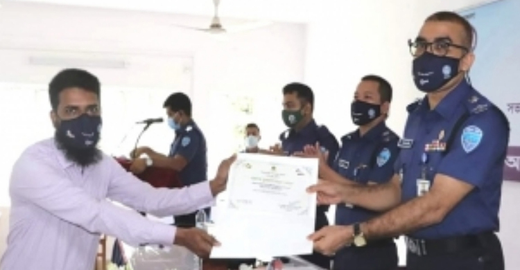 নোয়াখালীর শাহ পরান পেলেন পুলিশের শুদ্ধাচার পুরস্কার