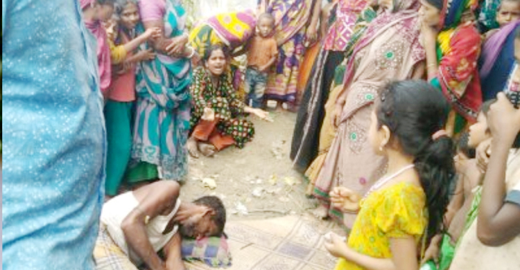 মায়ের কোল থেকে নদীতে পড়ে শিশু নিখোঁজ