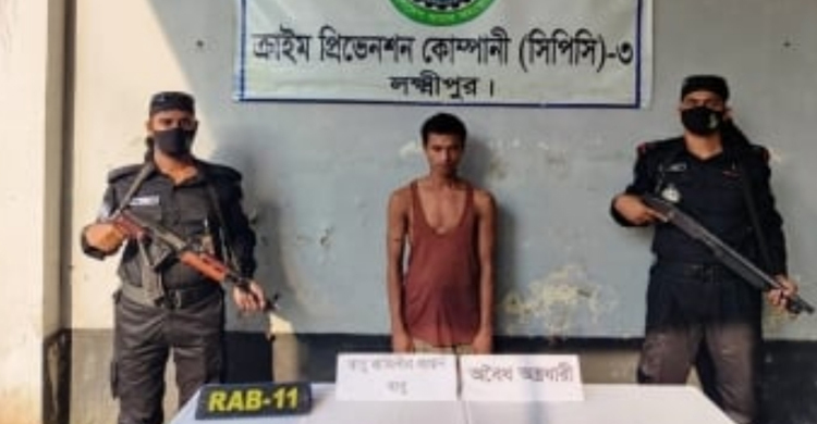 নোয়াখালীতে অস্ত্রসহ শীর্ষ সন্ত্রাসী গ্রেফতার