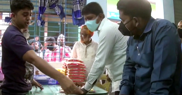 করোনাভাইরাসকে ‘পুঁজি করে’ মূল্যবৃদ্ধি : অভিযানে ভ্রাম্যমাণ আদালত