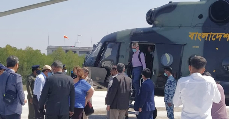 রোহিঙ্গাদের অবস্থা পর্যবেক্ষণে ভাসানচরে ১০ রাষ্ট্রদূত