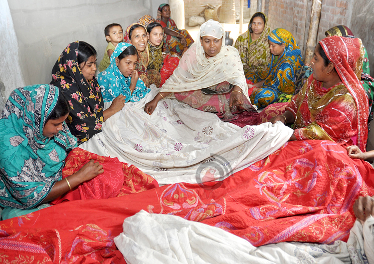 বিদেশে রপ্তানি হচ্ছে বগুড়ার নকশিকাঁথা